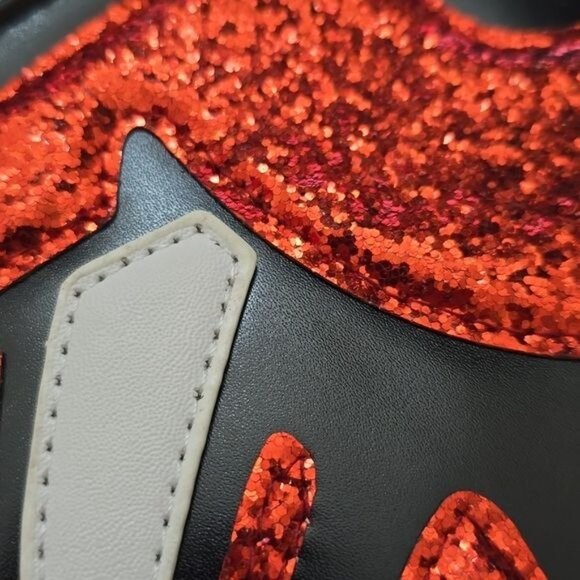 🎃 Glamorous Glitter Vampire Lips Crossbody Bag (NWOT) - Picture 11 of 11